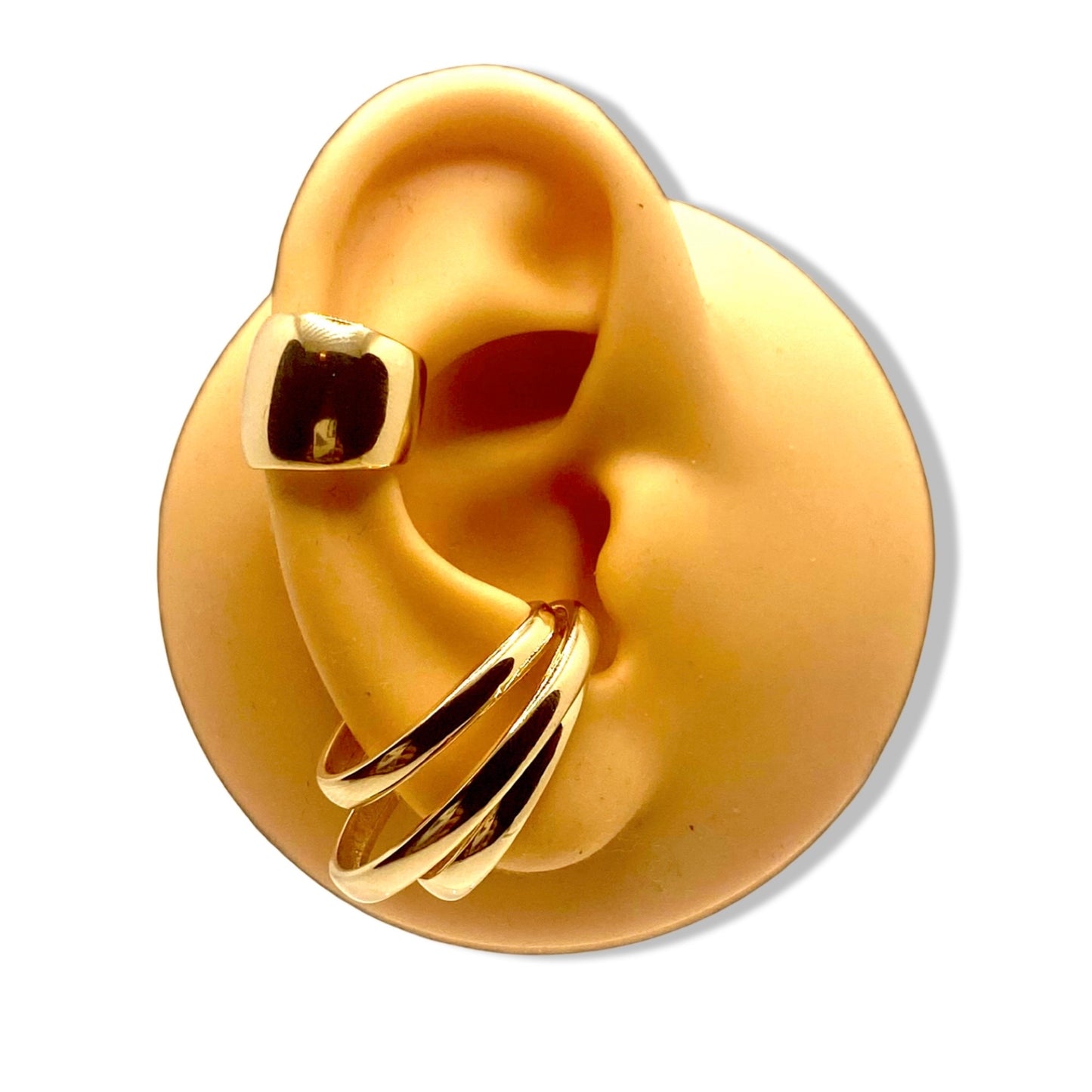 "BE11A CIAO" Ear Cuff